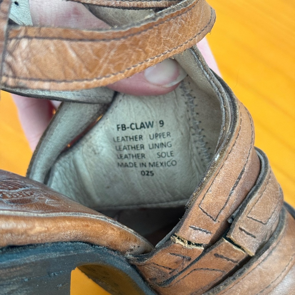 Freebird By Steven Claw Sandals Heels Distressed Women 9 White Wash Dusty Brown - Picture 8 of 8